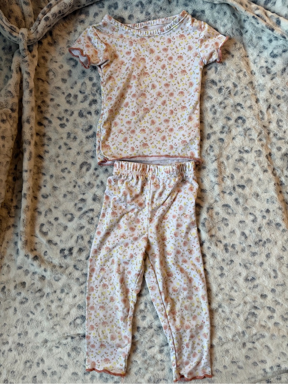 Girls Pink Floral Short-Sleeve Pajama Set with Elastic Waist